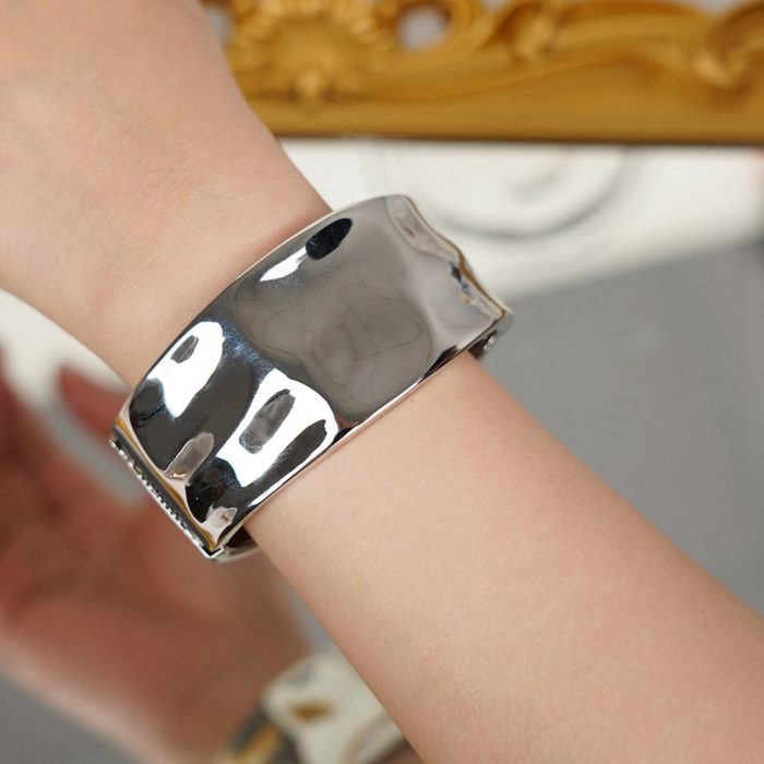 Quality Assurance Wholesale Arm IR Plated Silver Color Zinc Alloy Cuff Bracelets & Bangles - Image 3