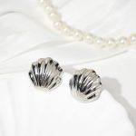Vintage Fashionable Jewelry Palladium Plated Brass Stud Earrings in Shell Shape for Women's Daily Wear - Image 3
