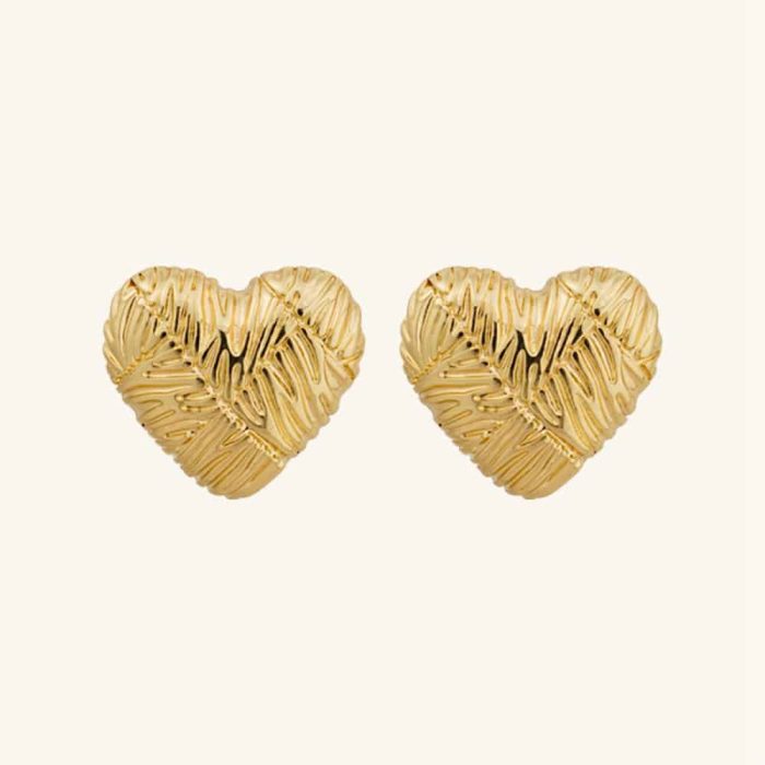 Factory Wholesale Proper Price 18K Gold Heart Shape Hammered Zinc Alloy Gold Plating Stud Earrings - Image 1