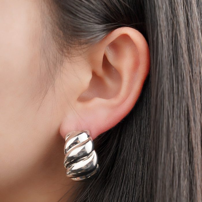 Fashion Jewelry Wholesale Palladium Plated Half Hoop Earrings with Stud for Women Daily Wear Jewelry - Image 4
