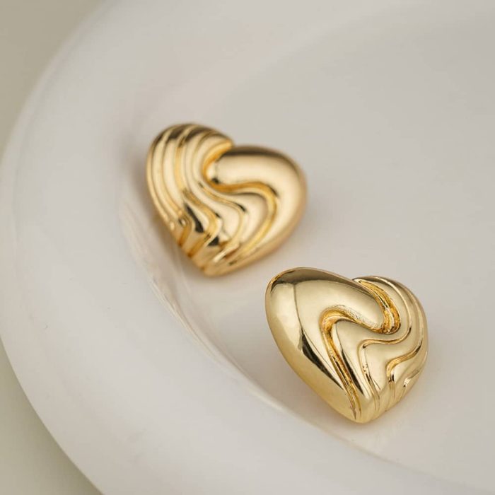 Various Good Quality Gold Plated Twisted Textured Heart  Shape Alloy Classy Stud Earrings - Image 2