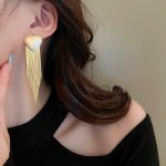 New Arrival Vintage Heart Shape Brass Dangle Earrings 18K Gold Plated Tassel Earrings for Women - Image 2