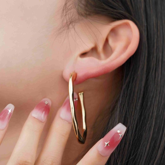Wholesale Bulk Jewelry Irregular Hammered C Shape Gold Plated Color Open Hoop Earrings for Women Jewelry - Image 3