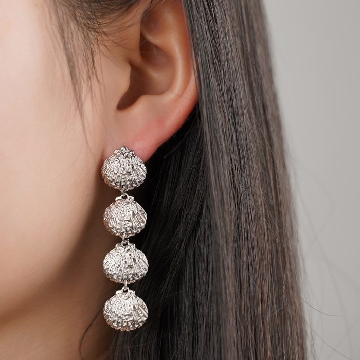 Factory Directly Sale Palladium Plated Trendy Ocean Design four Shell Shape Brass Stud Earrings for Women Gift - Image 2