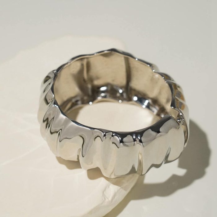Factory Directly Wholesale Hardware Rounded Chunky Imitation Plating Zinc Alloy Cuff Bracelet - Image 2
