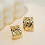 Trendy Minimalist Jewelry Earrings Gold Plated Zinc Alloy Chunky Half Hoop Stud Earring for Women - Image 2