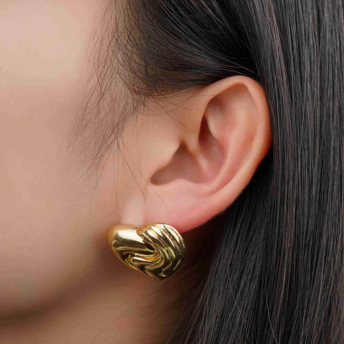 Various Good Quality Gold Plated Twisted Textured Heart  Shape Alloy Classy Stud Earrings - Image 4