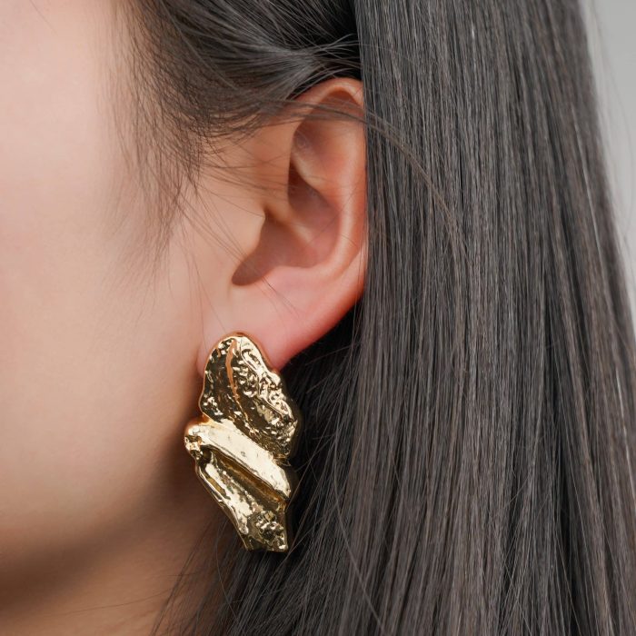 2024 New Arrival Fashion Jewelry retro vintage high-end earrings for women's fashionable irregular 18k real gold brass earrings - Image 4
