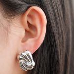 New Arrival IR Plated Silver Color Stylish Flower Jewelry Women's Stud Earrings Wholesale - Image 4