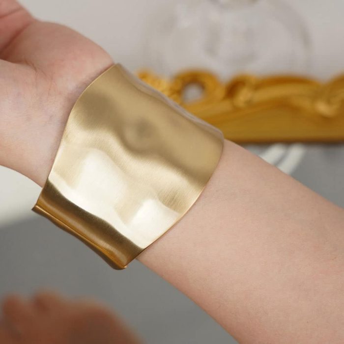 Fashion Jewelry Vintage Exaggerated Wide Arm Metal Cuff Bracelets & Bangles for Women Jewelry Wholesale - Image 3