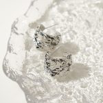 2024 New Arrival Fashion Jewelry Irregular Exaggerated lava C-circle retro earring chunky plated hoop earrings for Women - Image 2