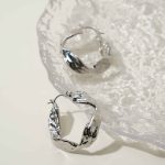 Retro Irregular hoop earrings silver wave shape earrings fashion personalized alloy earrings for women - Image 2
