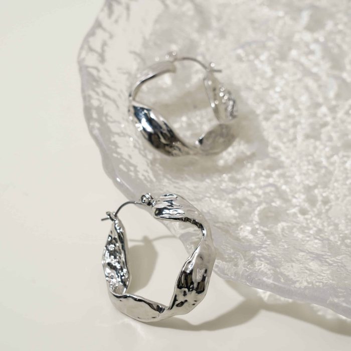 Retro Irregular hoop earrings silver wave shape earrings fashion personalized alloy earrings for women - Image 2