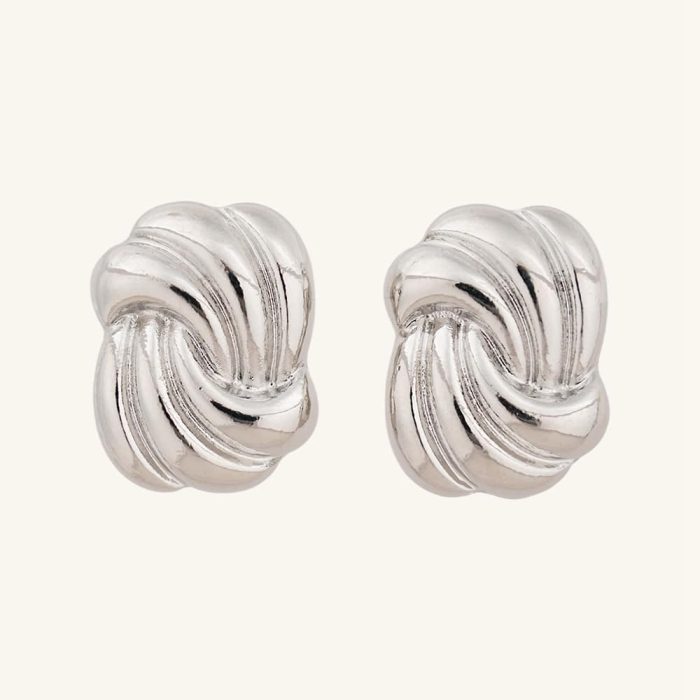 New Arrival IR Plated Silver Color Stylish Flower Jewelry Women's Stud Earrings Wholesale - Image 2