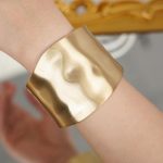 Fashion Jewelry Vintage Exaggerated Wide Arm Metal Cuff Bracelets & Bangles for Women Jewelry Wholesale - Image 4