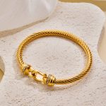 Luxury Gold Horsebit Crystal Bangle – Timeless Elegance with a Modern Twist - Image 4